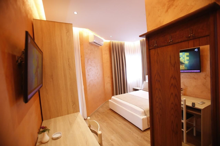 Bedroom 3, Akropoli Hotel, Tirana