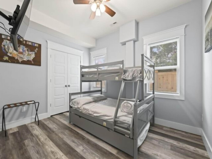 Room 5, Point Pleasant 3 Bedroom Villa, New Hanover