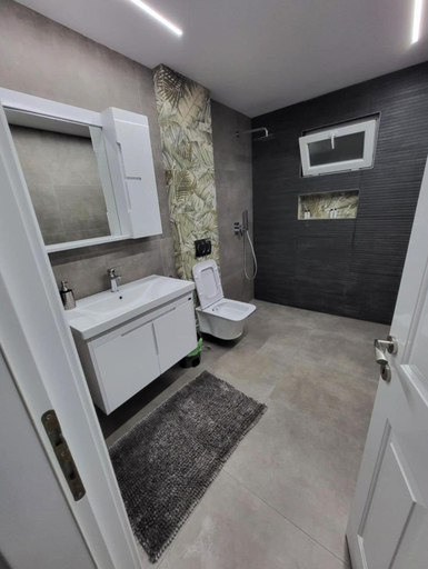 Bathroom 5, Lakeside View Apartment, Pogradecit