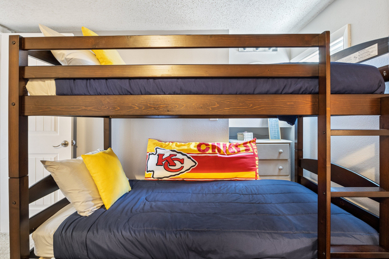 Room 4, Spacious Home & Lake Access, Lake Views Throughout, Miller
