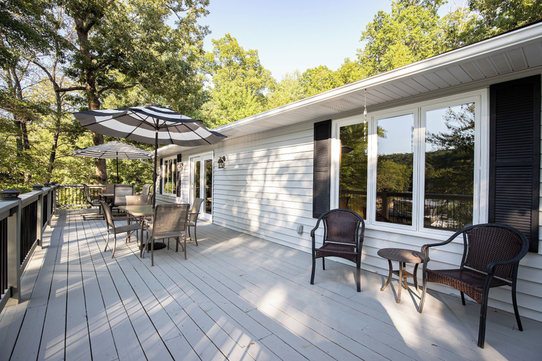 Outdoor dining 3, Ideal Cove With Amazing Dock, Kayaks & Fire Pit, Camden