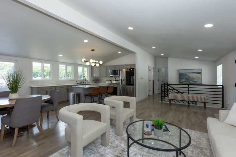 Interior 2, Great Location & Lake Views, Boat Slip, Camden