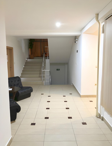 Others 5, Inn, Požarevac