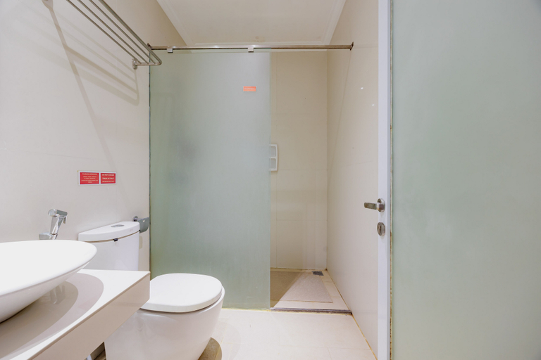 Bathroom 2, RedDoorz near Ubud Village, Gianyar