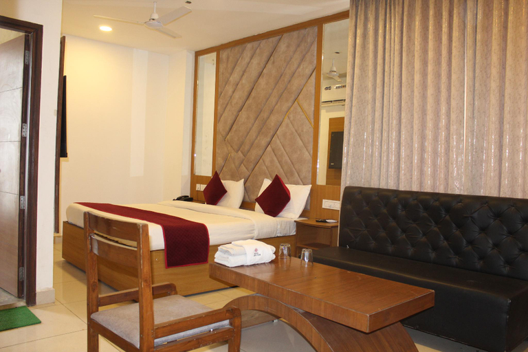 Bedroom, Hotel Lake View -Near Sukhna Lake, Panchkula