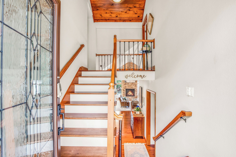 Staircase, Amazing Cove, Fenced Yard, & Game Room!, Camden