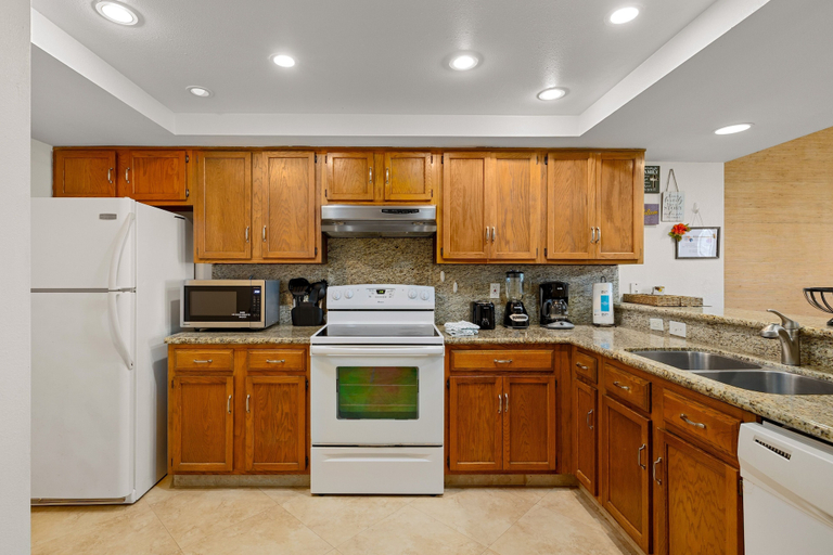 Private kitchen 5, Edgewater Unit #301 3 Bedroom Condo by RedAwning, Cameron