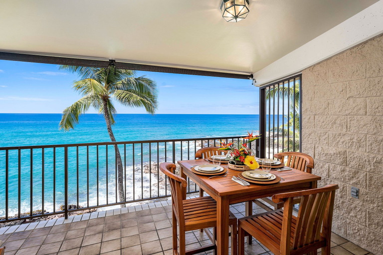 Outdoor dining 5, Direct Ocean Front Outdoor Lanai Patio Hawaii Unit! - Vrkcv, Hawaii