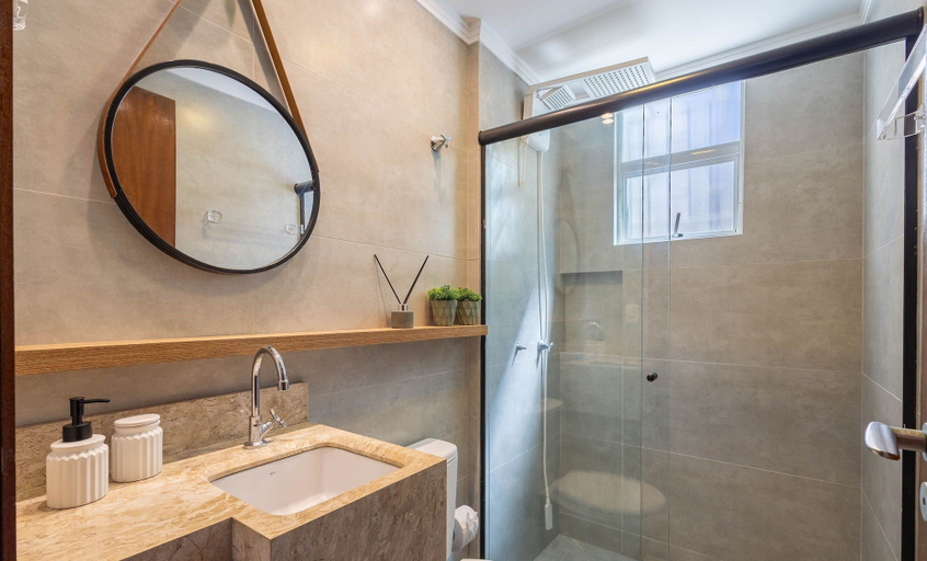 Bathroom 5, Apt With Balcony and BBQ 30m From the sea Rdm0101, Itapema