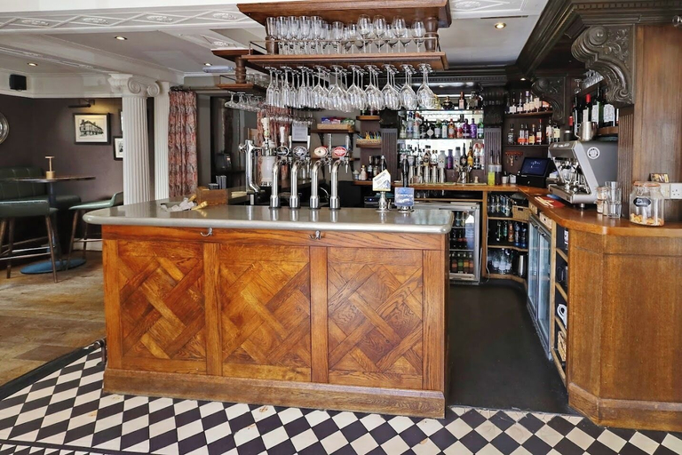 Bar (on property) 2, The Townhouse, Warwickshire