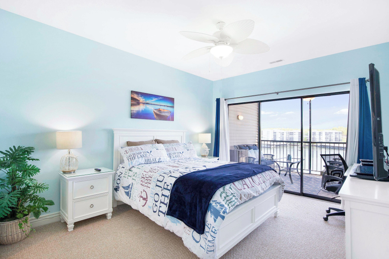 Room 5, Amazing Main Channel Views With Screened Balcony, Camden