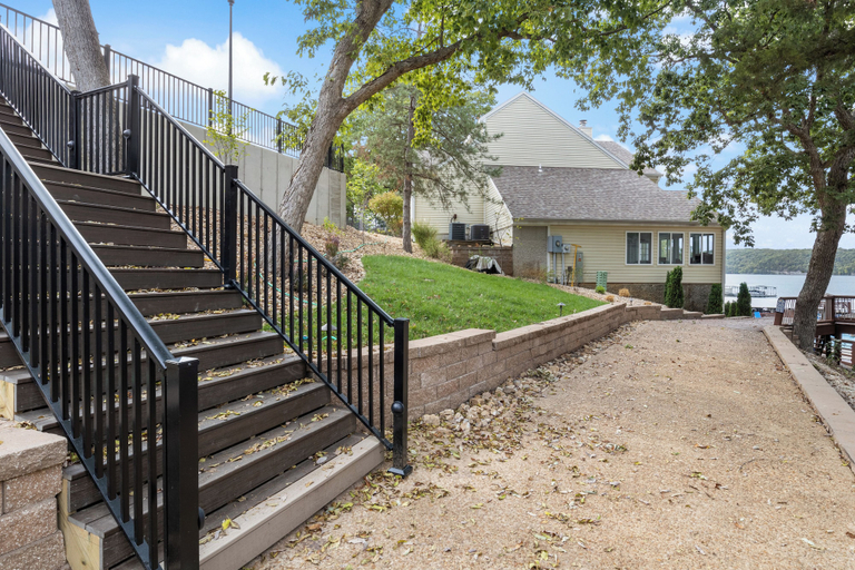 Exterior detail 4, Poolside Condo With Amazing Lake Views & Design, Camden