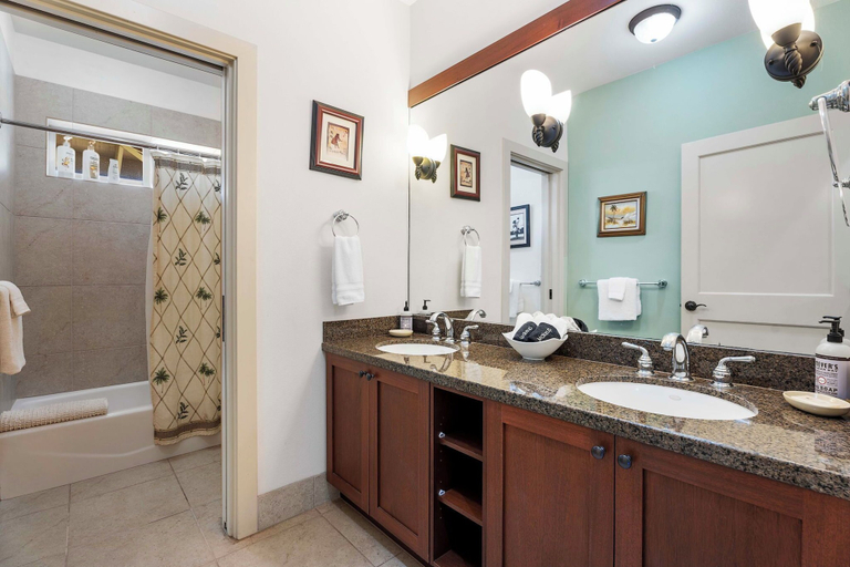 Bathroom 4, AC Newly Updated Concierge Included Outdoor Lanai - Vrkcv, Hawaii