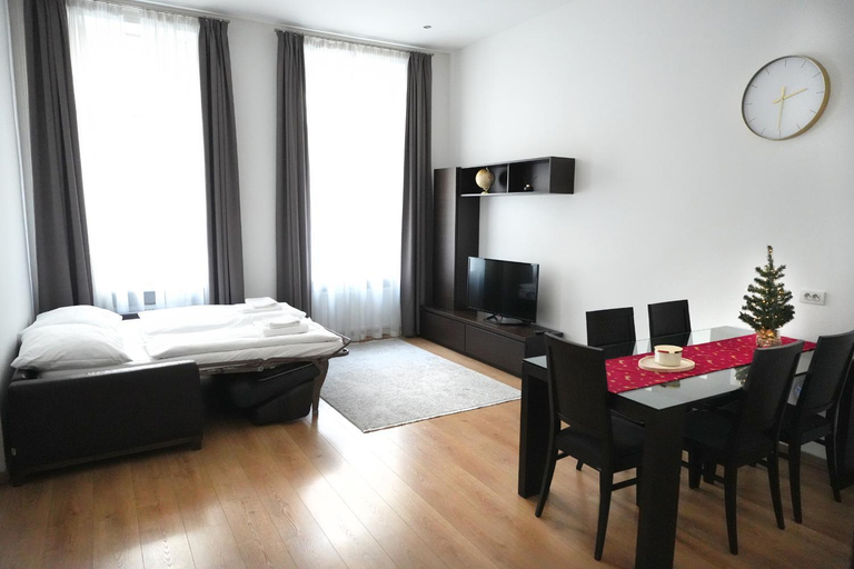 Bedroom 2, Riverside Palace Suites, Praha 5
