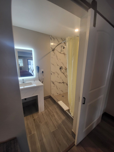 Bathroom 3, Stadium Inn & Spas, Los Angeles