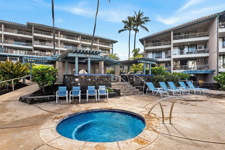 Pool 4, Easy Walk to Town Ocean Front AC & Wifi - Vrkcv, Hawaii