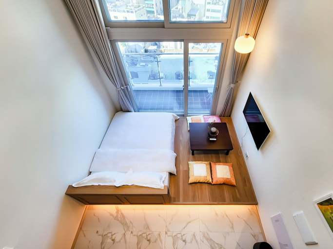 Room 2, Parami On