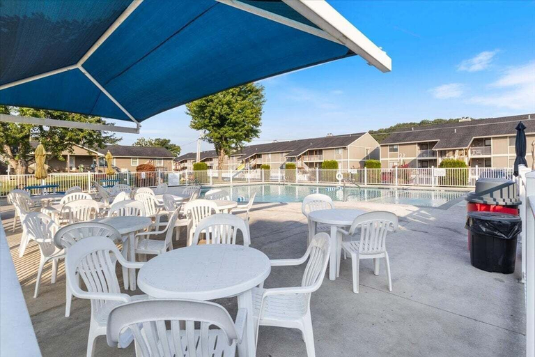 Pool 4, Lazydays Pet-friendly Condo w/ Pool & Slip at 3M, Camden