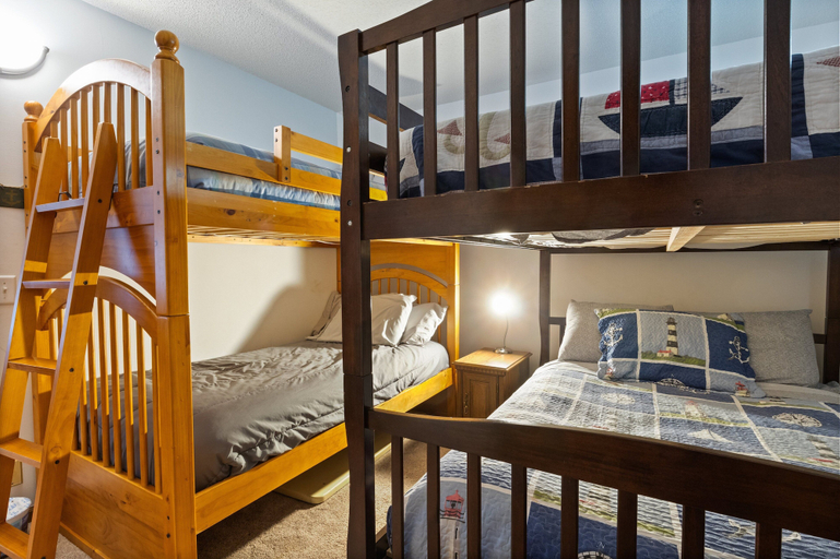 Room 5, Wonderful Remote Lake Cabin! Fish From Deck & Dock, Morgan