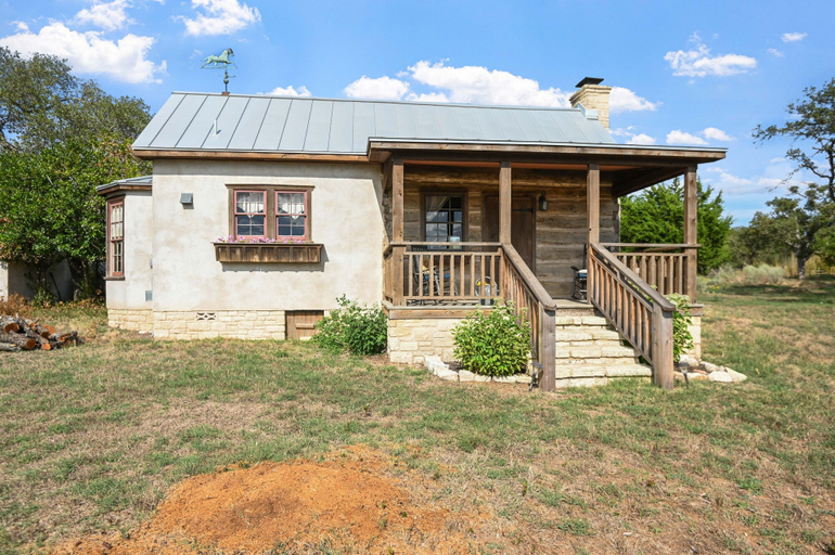 Exterior 3, Czech 1 Bedroom Cabin by RedAwning, Gillespie