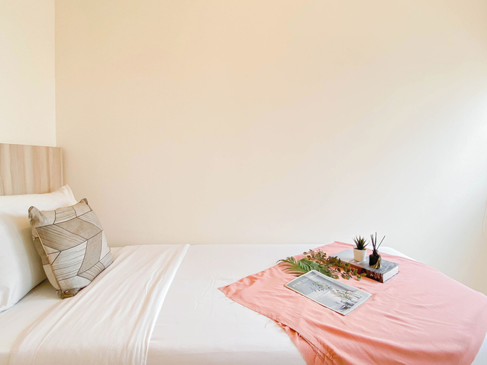 Room 3, Spacious 3Br With Neutral Toned At Meikarta Apartment, Cikarang