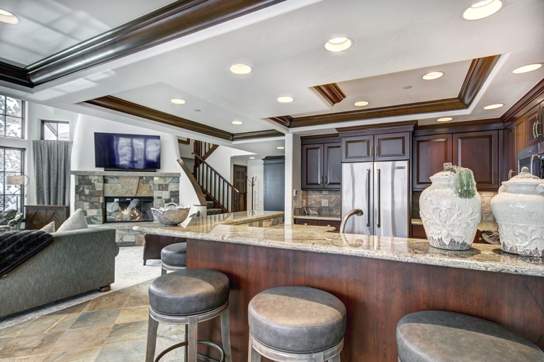 Interior 4, The Pines 412, Eagle