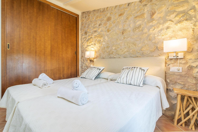 Facilities 4, Ses Cases Velles De Son BarO - Villa With Pool, Baleares