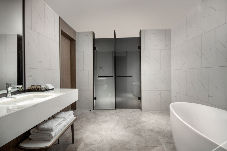 Bathroom 3, Microtel by Wyndham Tianjin, Tianjin
