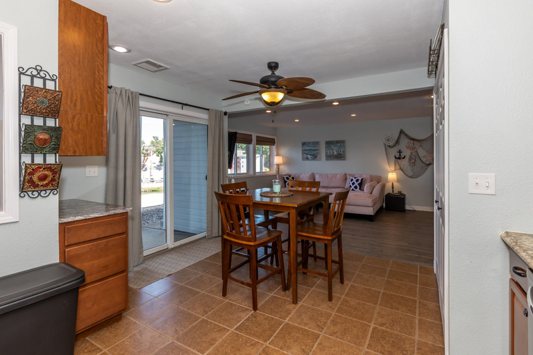 Room 4, Pet-friendly Condo at Mm-19 w/ Boat Slip & Lake Views, Camden