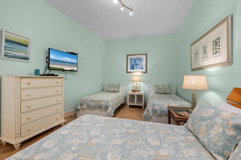 Room 4, Sapphire Condo & Spa Unit # 406 3 Bedroom Condo, Cameron