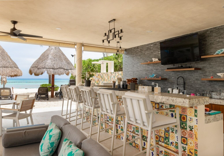 Outdoor dining 5, Elements 124 - No Ota 2 Bedroom Condo by RedAwning, Cozumel