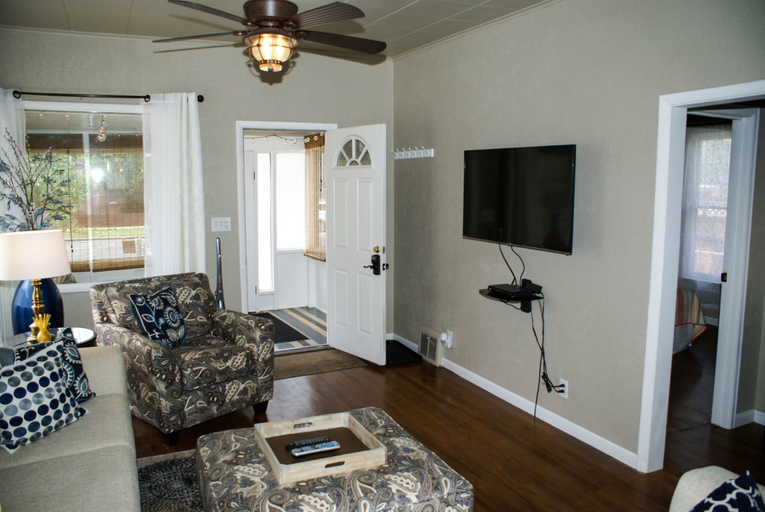 Living area 5, Home Away From Home 1 Bedroom Home, Mesa