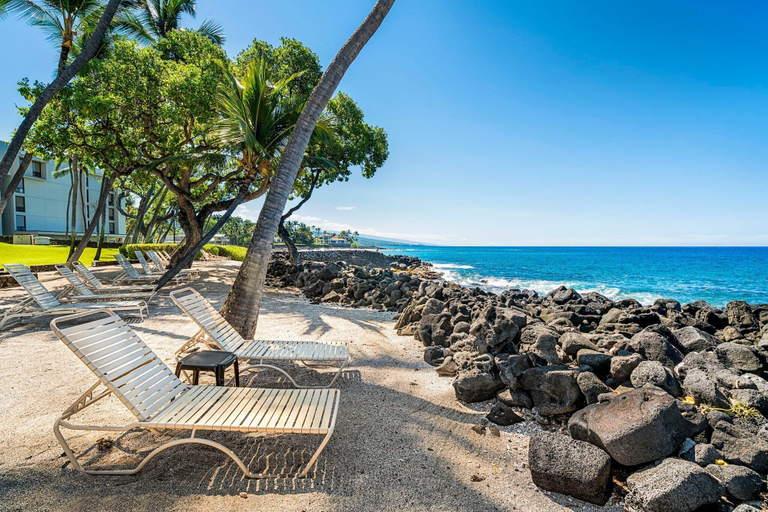 Beach 2, Direct Ocean Front - Beautifully Updated - End Unit - Vrkcv, Hawaii