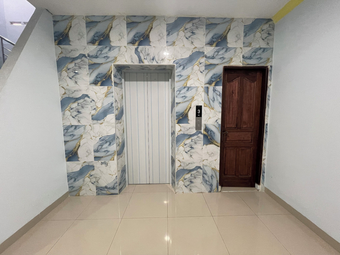 Elevator 3, Blissful Executive Kost, Medan