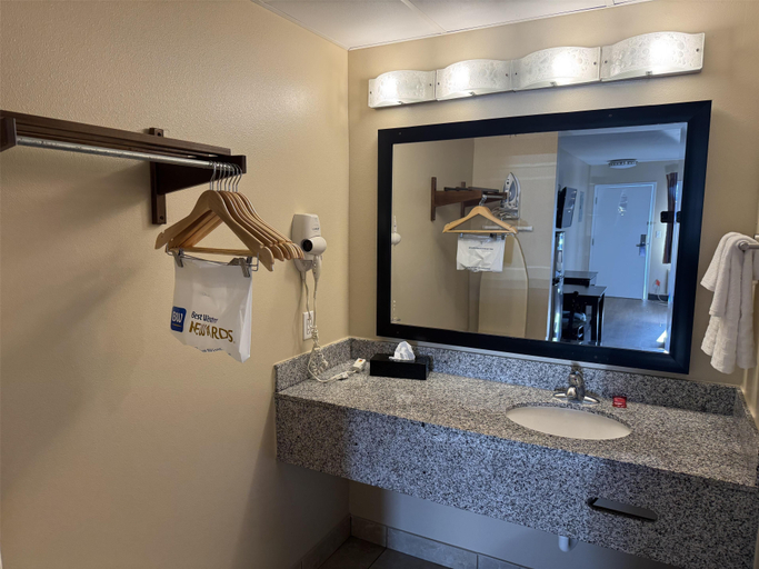 Bathroom 4, SureStay Studio By Best Western Gonzales, Ascension