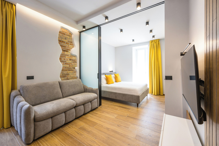 Room 5, Tribunali Trendy Accommodations by Wonderful Italy, Napoli