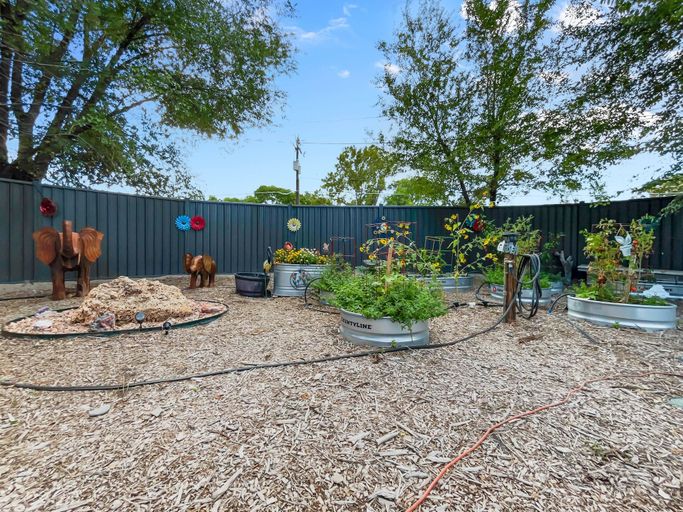 Property grounds 2, Quiet Garden Sanctuary 1 Bedroom Home, Mesa