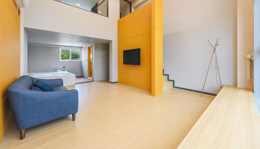 Bedroom 2, Namyangju Aintio Pension, Gapyeong