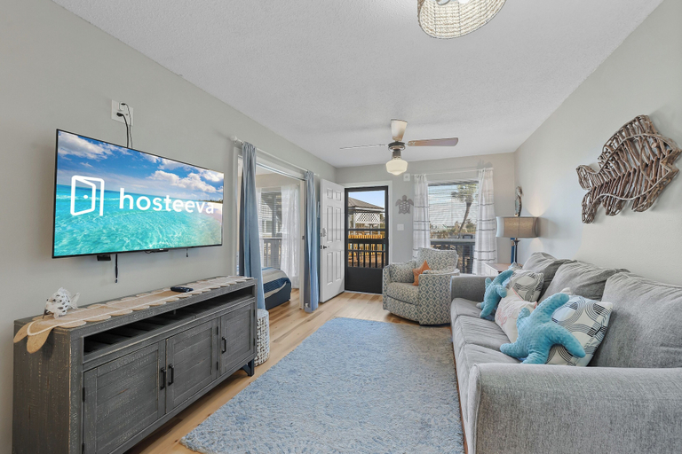 Living room 2, The Cove Condos, Baldwin