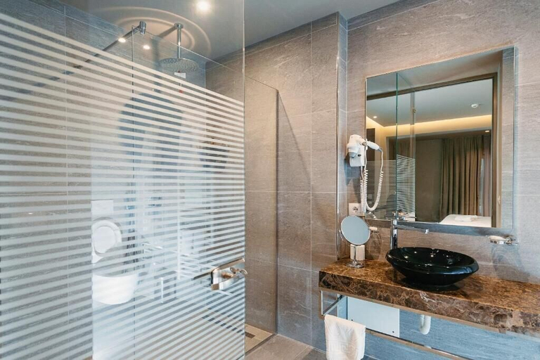Bathroom 3, Hotel Egnatia, Tiranës