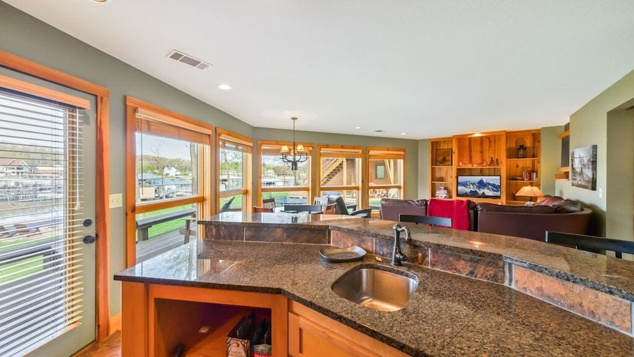 Interior 4, Hot Tub, Fire Pit, Awesome Loft & Amazing Views!, Morgan