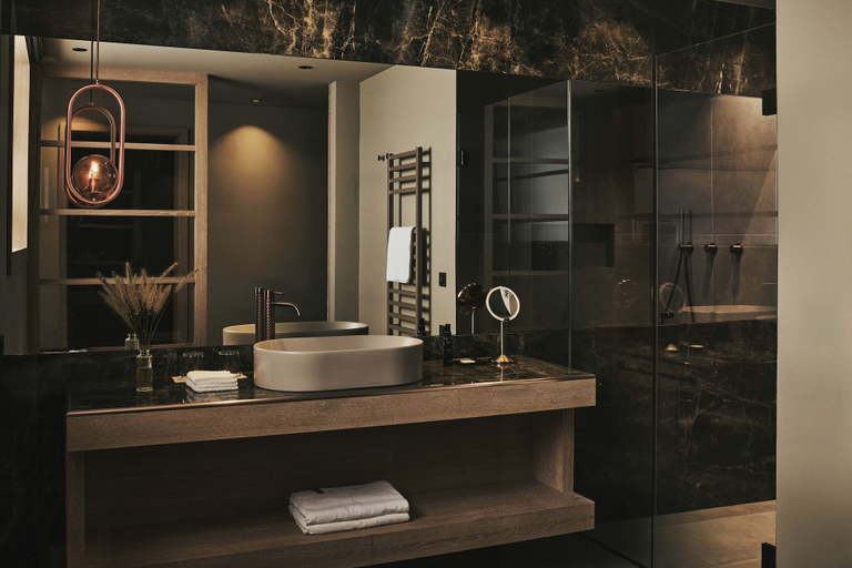 Bathroom 4, Cape of Senses, Verona
