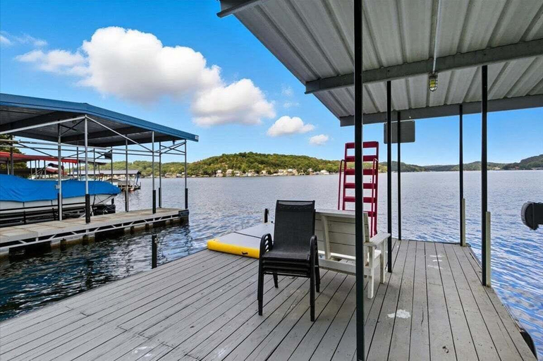 Dock 5, Breathtaking Views, Private Dock, Pure Relaxation, Morgan