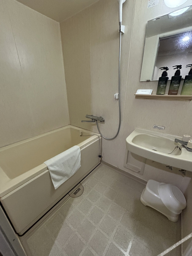Bathroom 5, La Gare Oita, Ōita