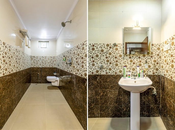 Bathroom 4, Treebo Marina Grand Vizag - 5 Min Drive From Railway Station & Bus Stand, Visakhapatnam