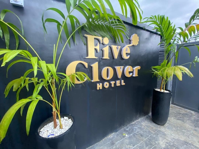 Exterior detail, Five Clover Hotel Ilupeju, Shomolu