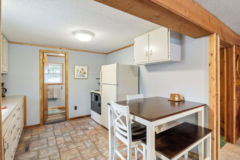 Private kitchen 3, Stunning Lake View On A Nice & Quiet Relaxing Home, Camden