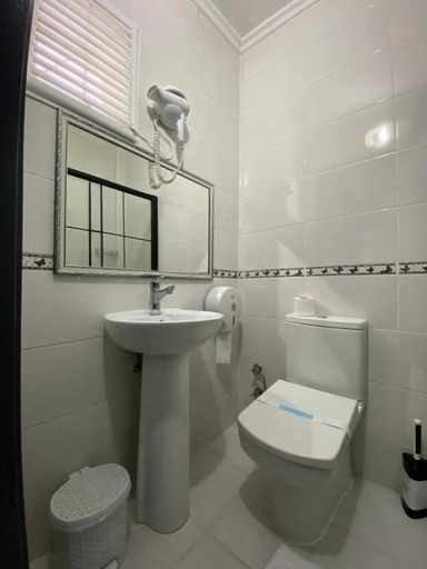 Bathroom 5, Özdemir Otel, Merkez