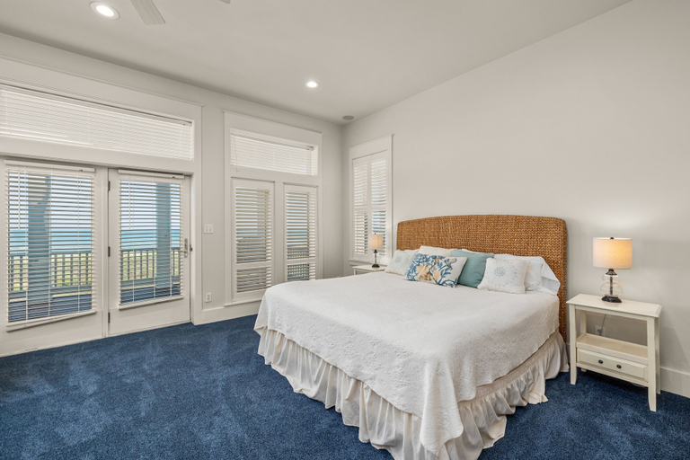 Room 5, Paradise Found - Private Beachfront House 3 Bedroom Home by RedAwning, Cameron