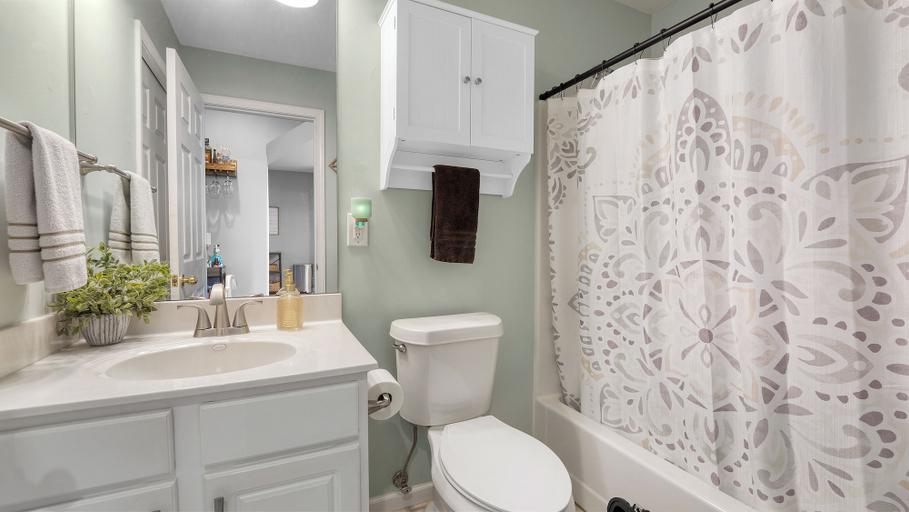 Bathroom 3, Boat Slip, 3 Pools, Golf, Ozarks Ampitheater, & Amazing Lake Views at Big Niangua, Camden
